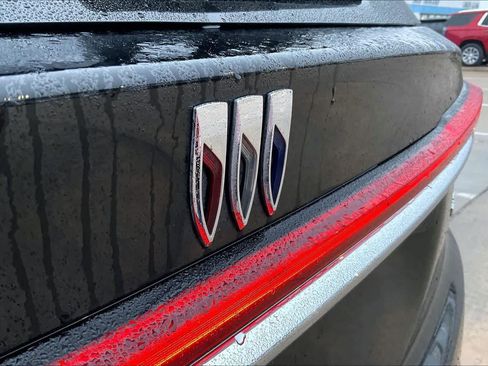 Certified 2025 Buick Enclave Preferred image 30