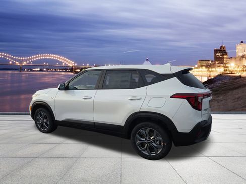 New 2026 Kia Seltos LX image 3