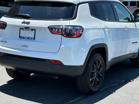 New 2026 Jeep Compass Latitude AWD/4WD image 8