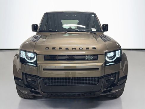 Used 2024 Land Rover Defender 110 X-Dynamic SE AWD/4WD image 6
