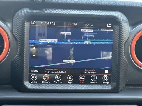 Used 2023 Jeep Gladiator Mojave AWD/4WD image 42