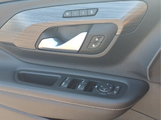 Used 2024 GMC Terrain SLT FWD image 14