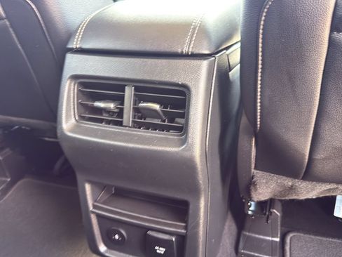 Used 2023 Ford Edge Titanium AWD/4WD image 27