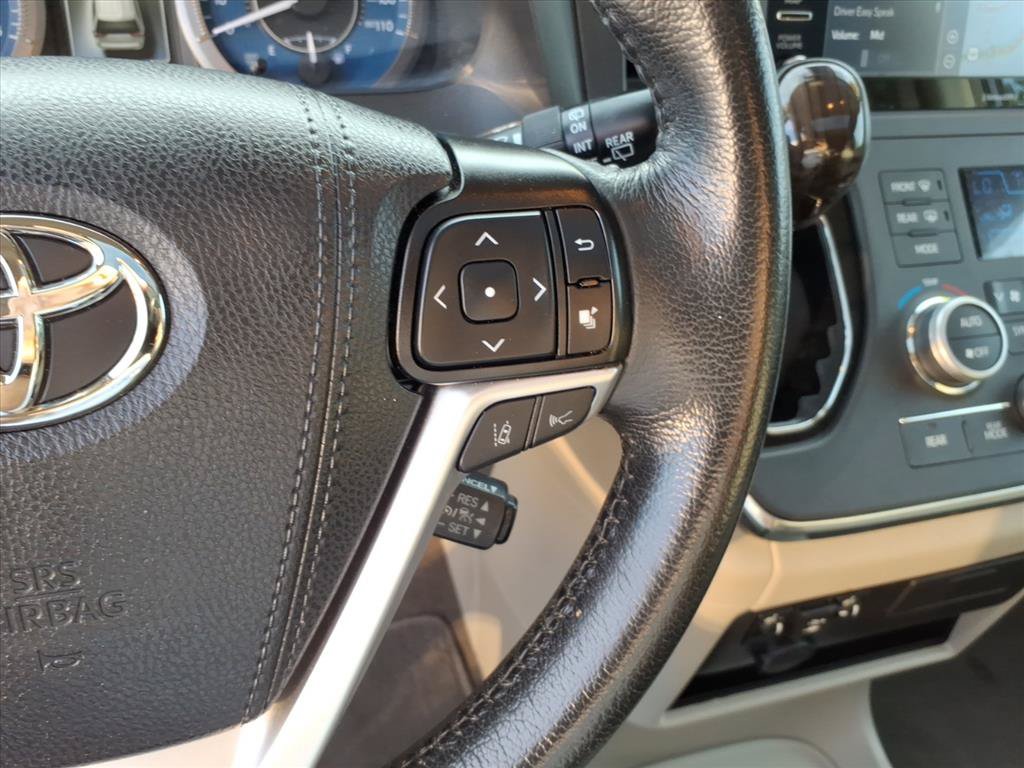 Used 2019 Toyota Sienna XLE w/ XLE Navigation Package FWD image 29