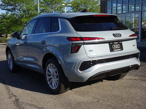 New 2026 Audi Q3 quattro 2.0T AWD/4WD image 3
