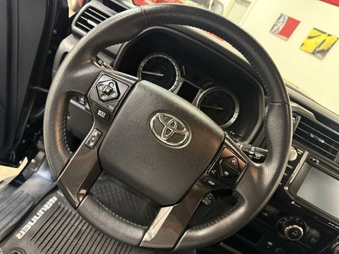 Used 2019 Toyota 4Runner TRD Off-Road AWD/4WD image 25