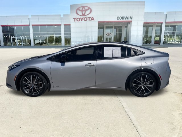 Used 2023 Toyota Prius XLE AWD/4WD image 2