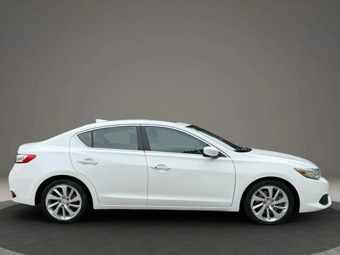 Used 2018 Acura ILX FWD image 10
