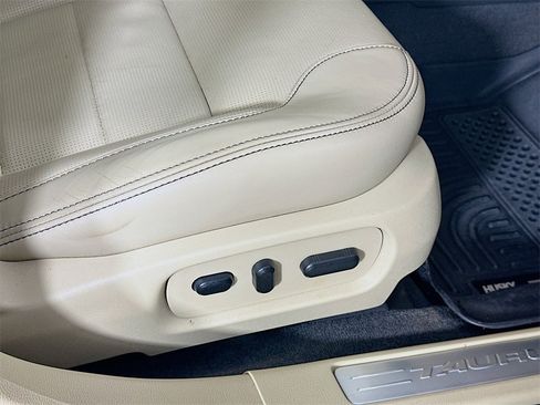 Used 2018 Ford Taurus Limited image 23