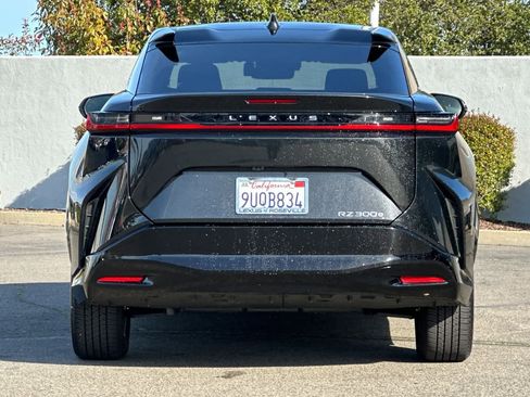 Used 2025 Lexus RZ 300e w/ Accessory Package (Z2) image 8