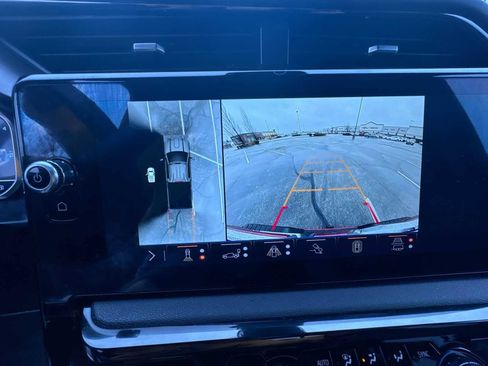 Used 2024 GMC Sierra 2500 AT4 w/ AT4 Premium Plus Package image 26