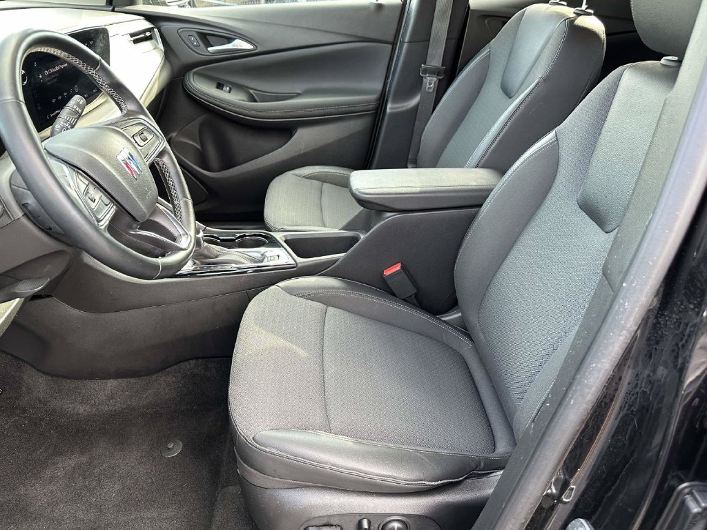 Used 2024 Buick Encore GX Preferred w/ Comfort Package FWD image 17