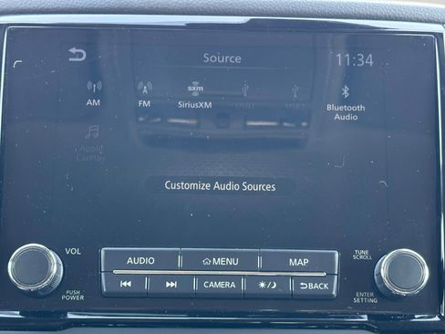 Used 2020 Nissan Titan SV w/ SV Convenience Package image 8