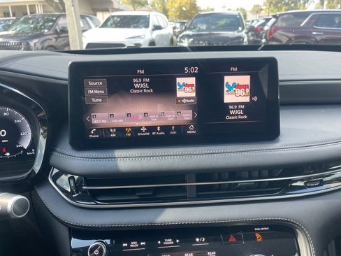 Used 2025 INFINITI QX60 Luxe w/ Vision Package FWD image 19