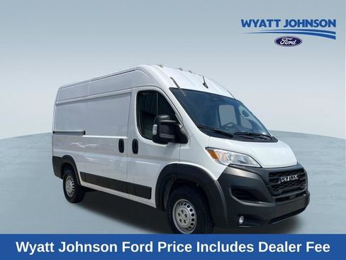 Used 2024 RAM ProMaster 2500 w/ Convenience Group FWD image 1