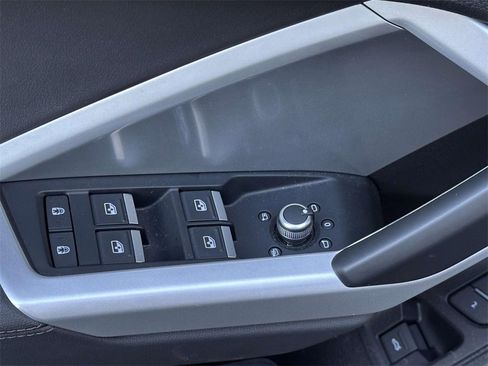 Used 2023 Audi Q3 2.0T Premium w/ Convenience Package image 9