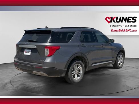 Used 2023 Ford Explorer XLT w/ Equipment Group 202A AWD/4WD image 8