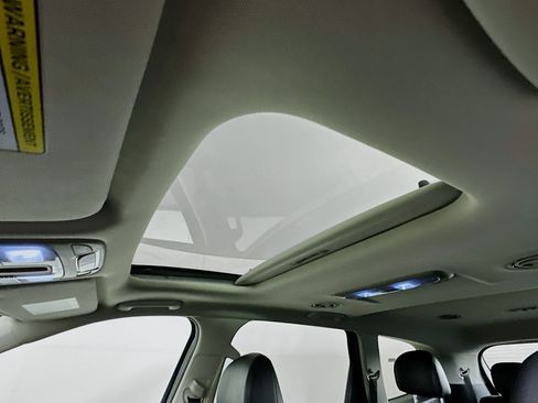 Used 2025 Kia Telluride S FWD image 27