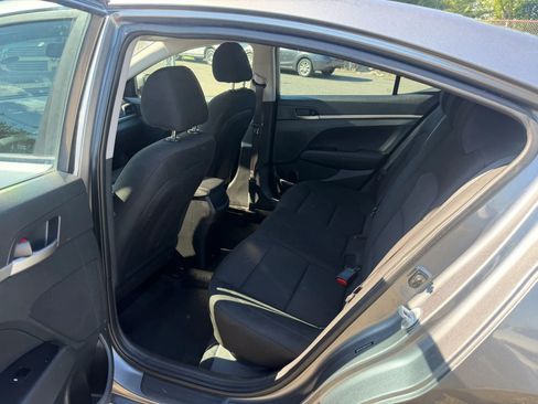 Used 2019 Hyundai Elantra SE w/ Cargo Package FWD image 28