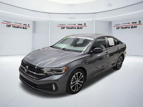 Used 2024 Volkswagen Jetta Sport FWD image 2