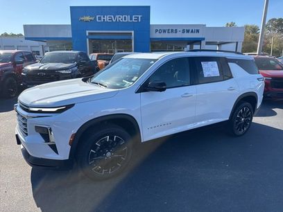 Used 2025 Chevrolet Traverse LT w/ Sun and Wheel Package