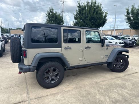 Used 2017 Jeep Wrangler Unlimited Rubicon AWD/4WD image 3