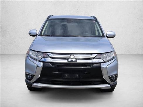 Used 2016 Mitsubishi Outlander SE AWD/4WD image 2
