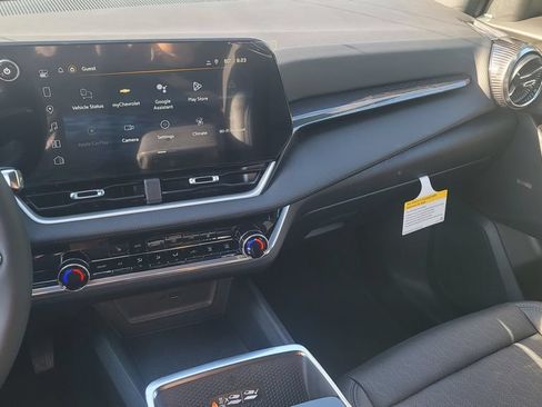 New 2026 Chevrolet Equinox LT w/ Convenience Package II FWD image 21