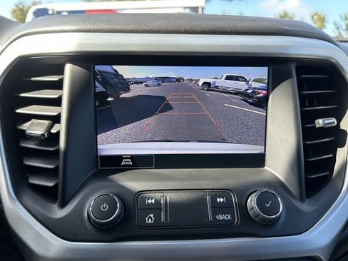 Used 2023 GMC Acadia SLT image 24