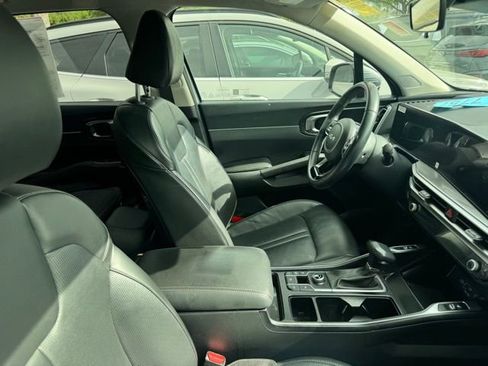 Certified 2024 Kia Sorento S w/ Panoramic Sunroof Package image 5