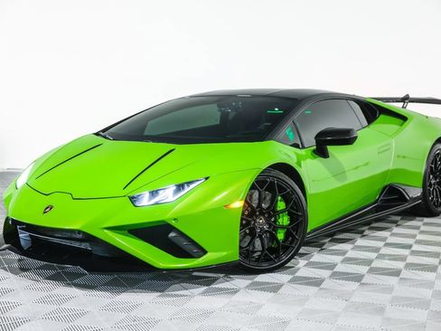 Used 2021 Lamborghini Huracan EVO RWD image 1