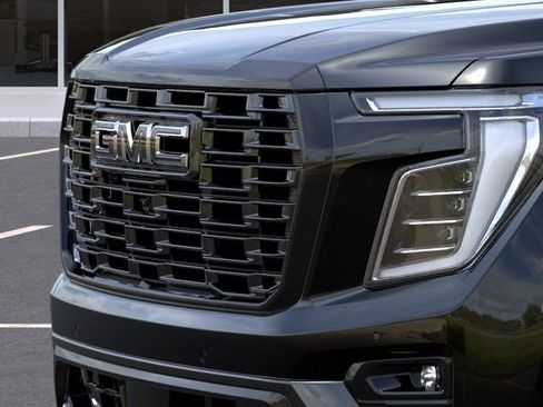 New 2026 GMC Yukon Denali Ultimate w/ LPO, Floor Liner Package AWD/4WD image 13