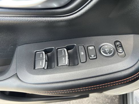 Certified 2025 Honda HR-V Sport image 22