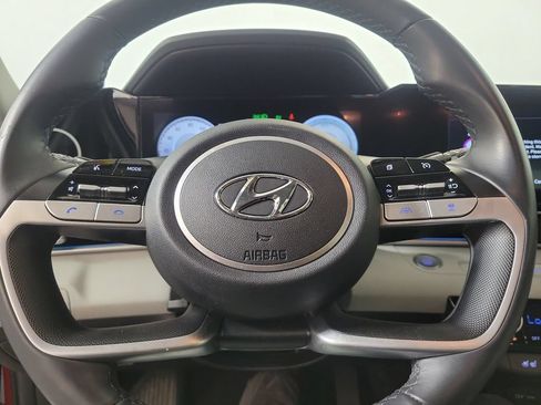 Used 2023 Hyundai Elantra Limited FWD image 15