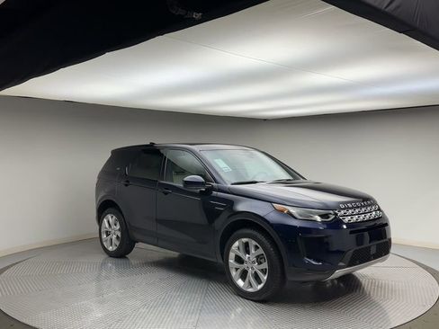 Used 2023 Land Rover Discovery Sport SE image 2