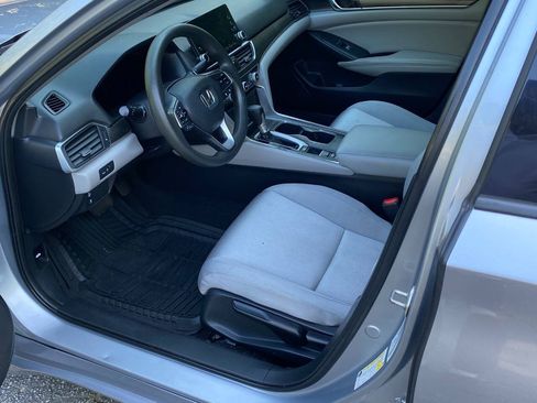 Used 2018 Honda Accord LX image 11