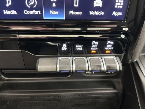 Used 2023 RAM 1500 Laramie AWD/4WD image 21