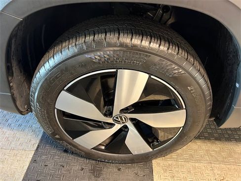 Certified 2024 Volkswagen Taos S image 8