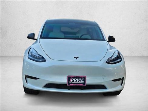 Used 2023 Tesla Model Y Long Range AWD/4WD image 2