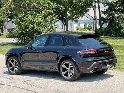 Certified 2026 Porsche Macan AWD/4WD image 3