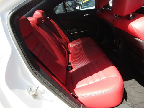 Used 2014 Dodge Charger SXT RWD image 6