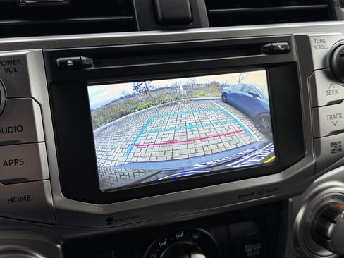 Used 2018 Toyota 4Runner SR5 image 11