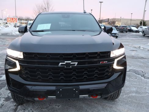 Used 2023 Chevrolet Suburban Z71 image 2