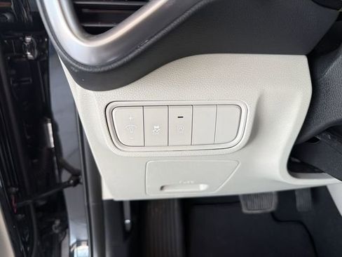 Used 2025 Kia Soul LX FWD image 26