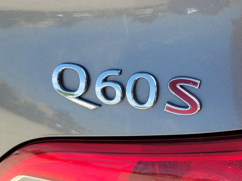 Used 2015 INFINITI Q60 Convertible w/ Premium Package RWD image 9