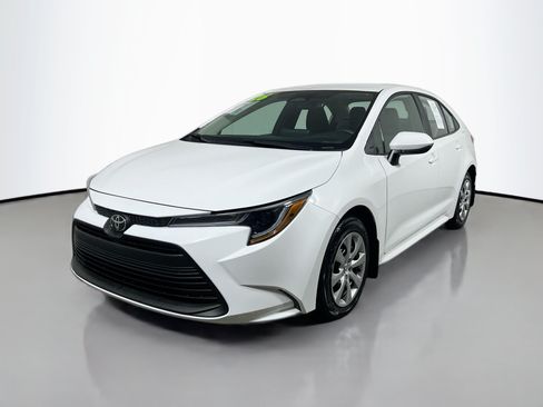 Used 2026 Toyota Corolla LE FWD image 10