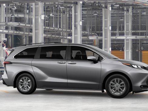 New 2026 Toyota Sienna XLE AWD/4WD image 13
