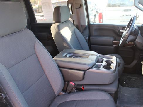 Used 2020 GMC Sierra 2500 SLE w/ SLE Convenience Package image 4