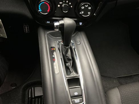 Used 2021 Honda HR-V Sport image 25