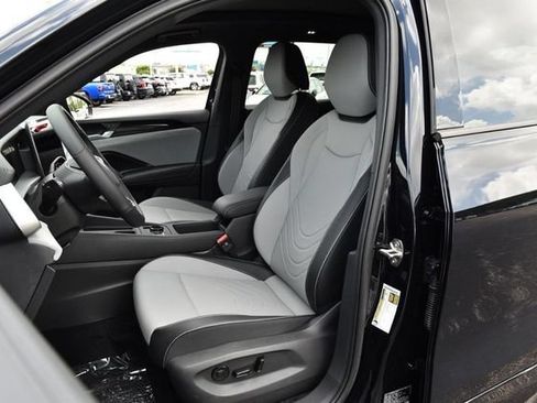 New 2026 Volkswagen Tiguan SE R-Line AWD/4WD image 19